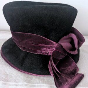 Vintage 90s Kokin New York Black Wool Cloche Hat w/ Purple Velvet Bow – Small